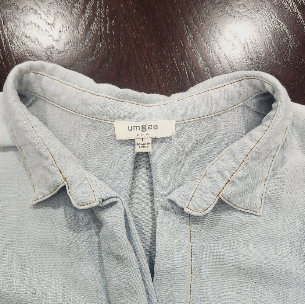 Umgee Women's Sky Blue Roll Up Tabs Sleeve Frayed Hem Button Up Shirt Size L - Picture 4 of 9
